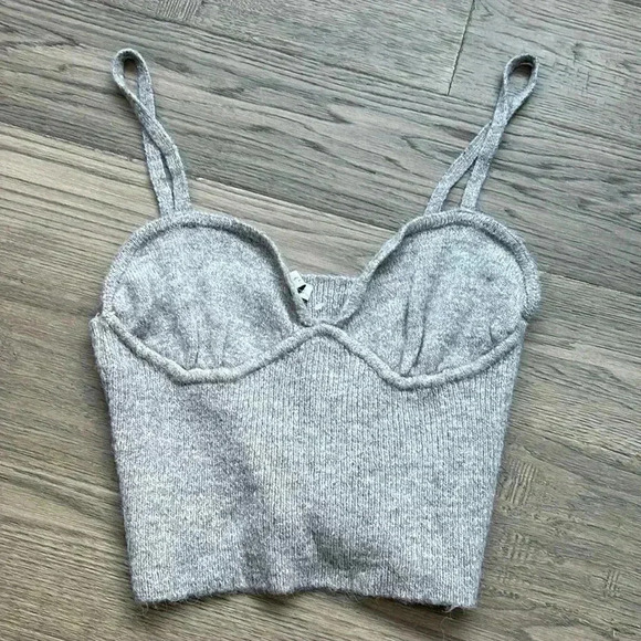 🔥Zara🔥  | Grey ribbed sweater cropped tank top - Picture 1 of 8